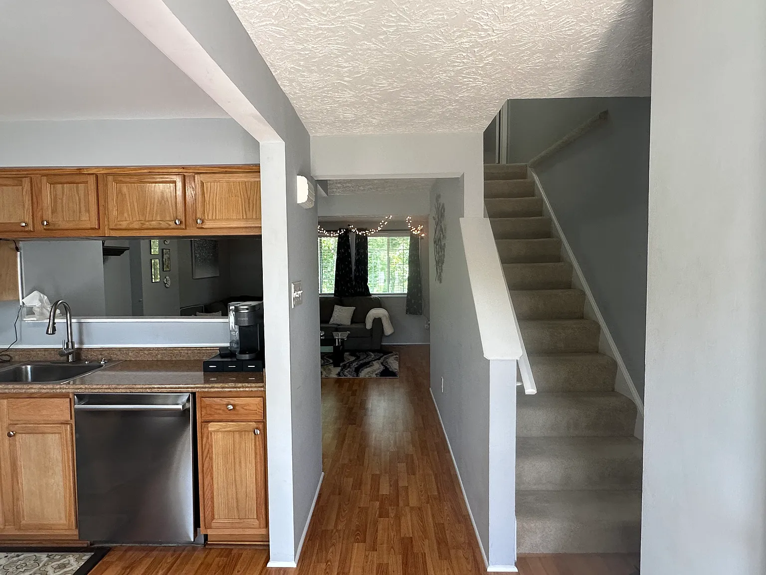 2 bed, 1.5 bath, 1357 sqft, $2,500 — Photo 2