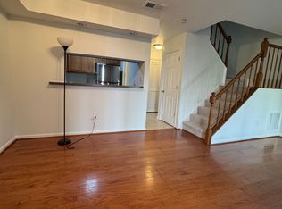 6091 Netherton St, Centreville, VA 20120