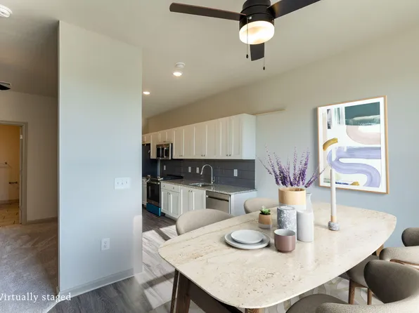 2316 Gathering Square Ct, Fuquay Varina, NC 27526