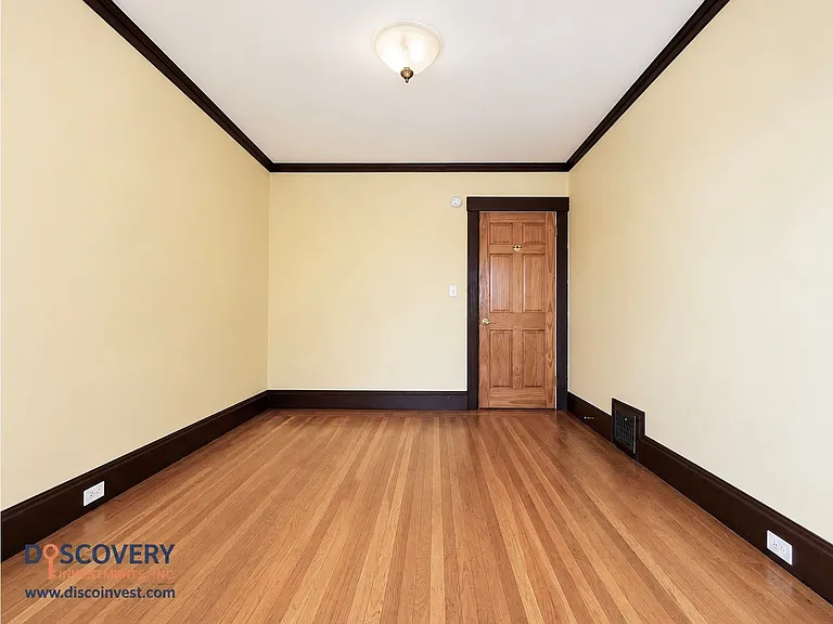 327 San Carlos Ave — Photo 32
