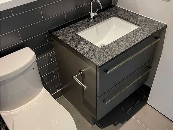 4th image of 120 Varna Dr #316