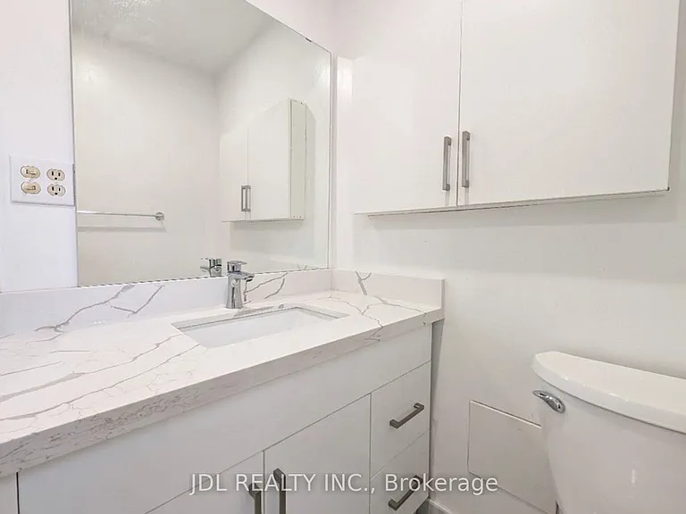 1954 Danforth Ave #2 — Photo 7