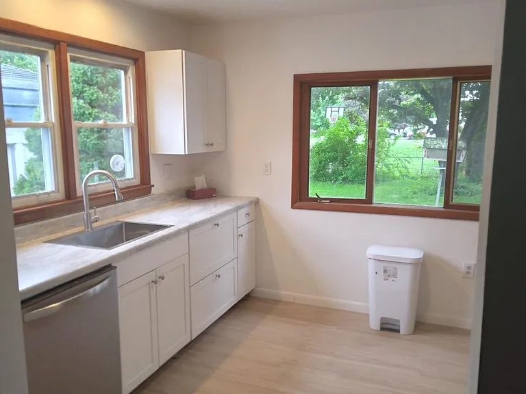 7 Linwood Ave — Photo 2