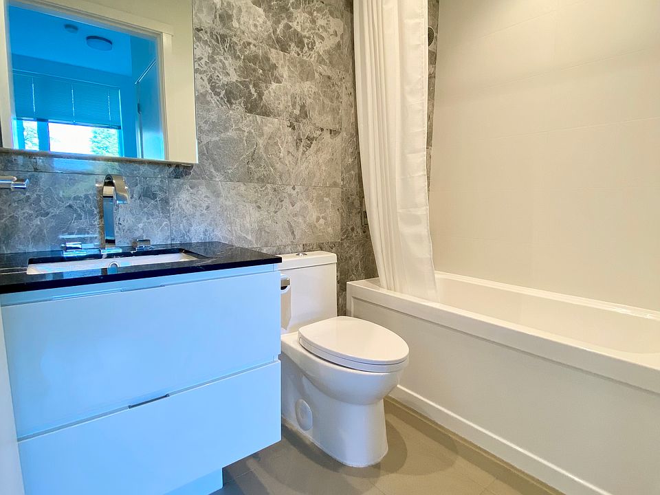 2nd image of 6733 Cambie St