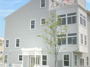 169 White Sands Way, Far Rockaway, NY 11692