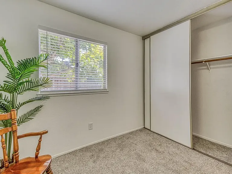 312 Grace Cir — Photo 15