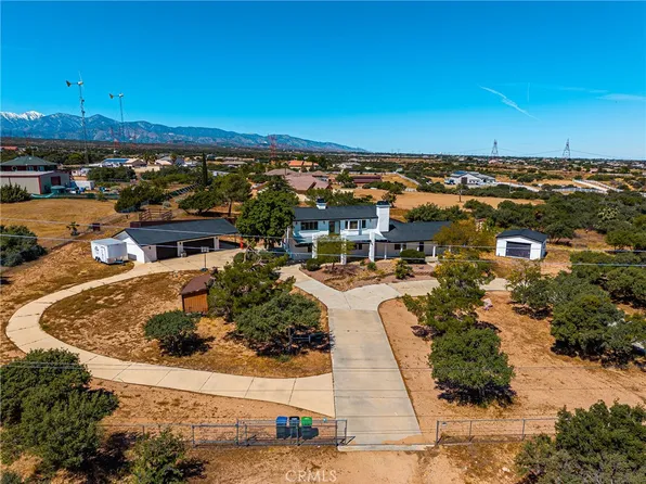 7788 Columbine Rd, Oak Hills, CA 92344