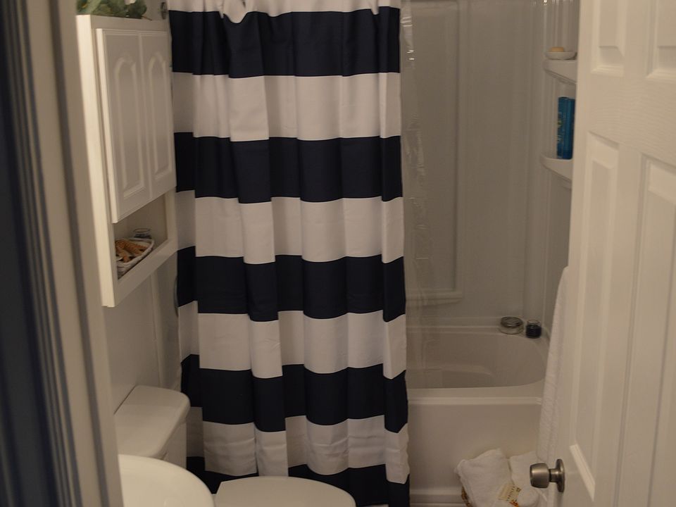 1 of 3 full bathrooms