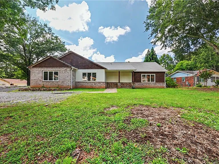 2909 Jones Mill Rd — Photo 2