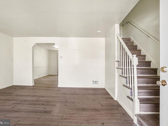 3rd image of 64 Garden Ridge Rd