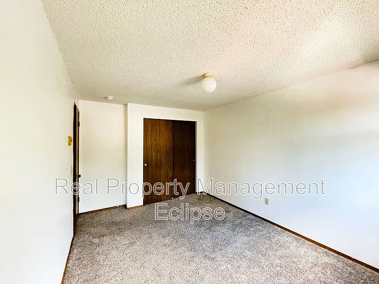 19837 25th Ave NE #B — Photo 11
