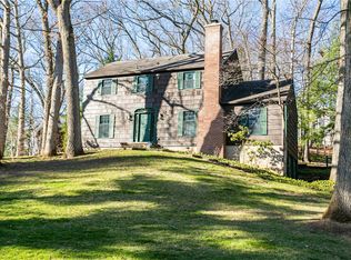 15 Sand Brook Rd, Pittsford, NY 14534