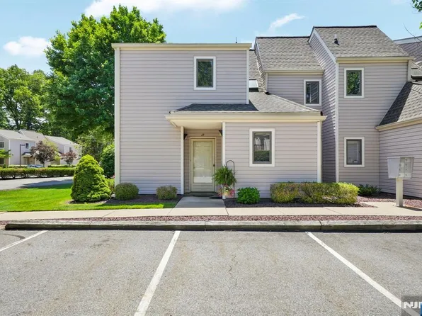 136 Changebridge Road #J7, Montville Township, NJ 07045
