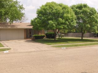 700 Ridgefield Dr, Plano, TX 75075