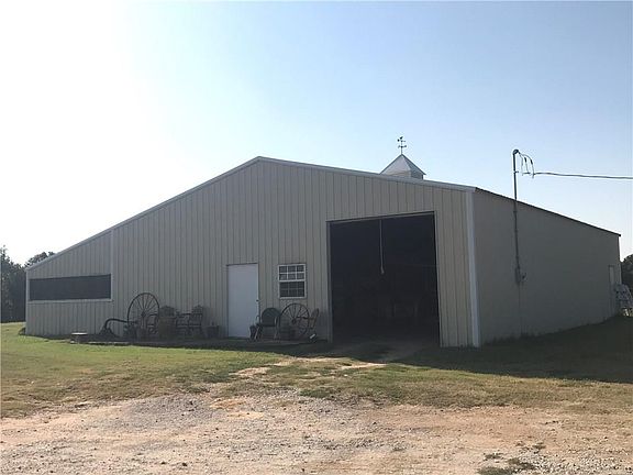 2nd image of 432 Horseshoe Ln