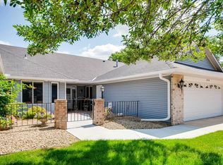 1034 Royal Ct, Shoreview, MN 55126