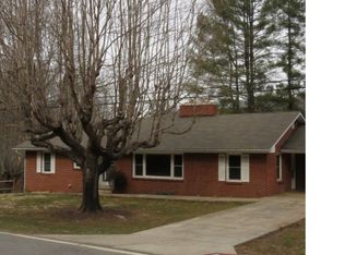 2005 Ratcliff Cove Rd, Waynesville, NC 28786