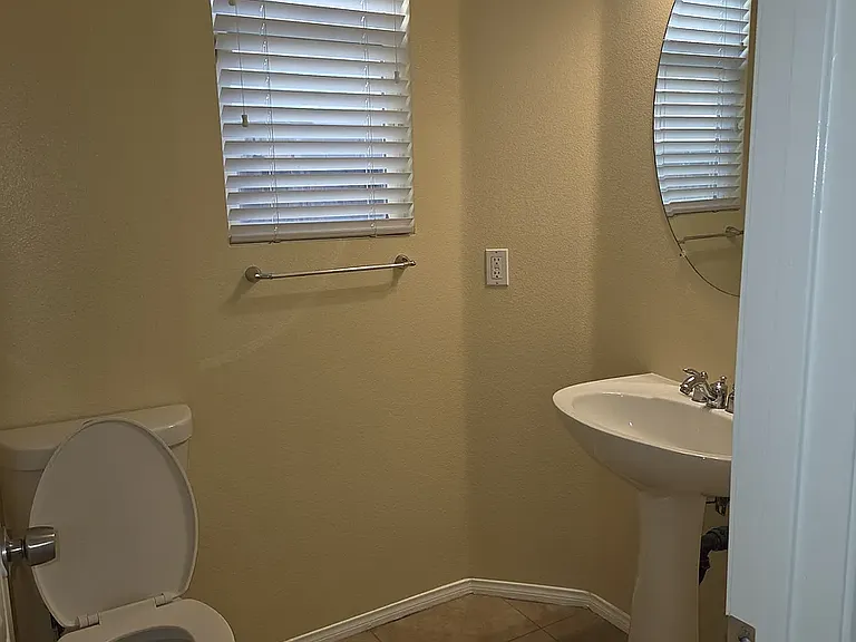 3920 Bluff St — Photo 10