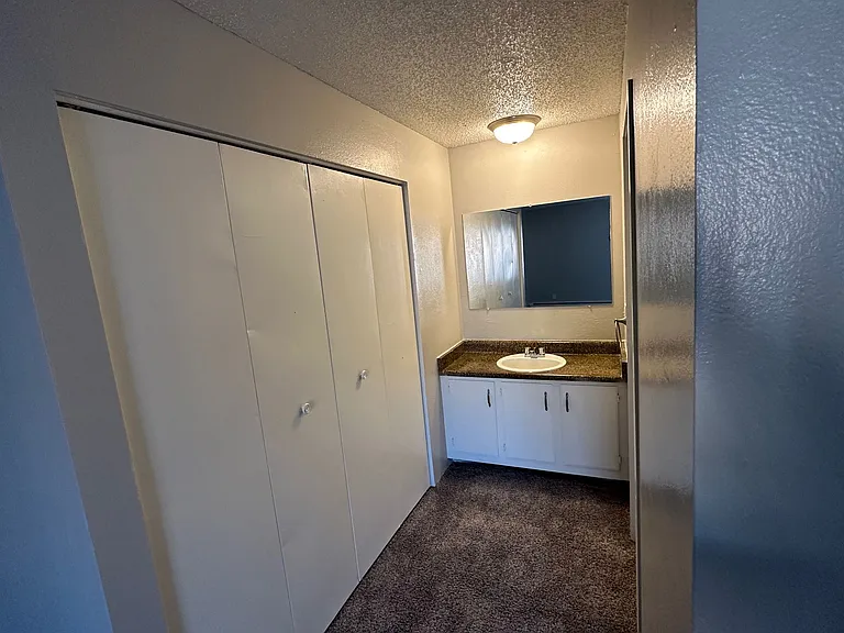 Prospect Pointe Apartments — Photo 55