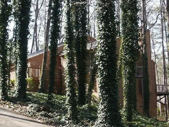 210 Brandenburgh Cir, Roswell, GA 30075