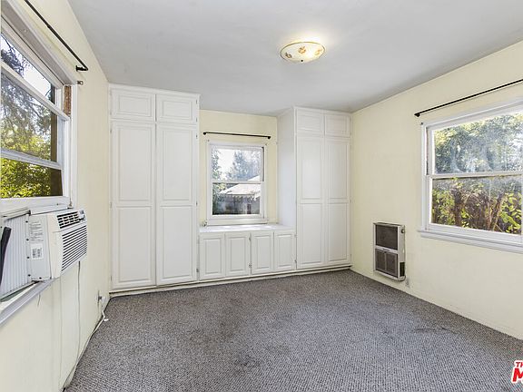 5th image of 702 W Alegria Ave