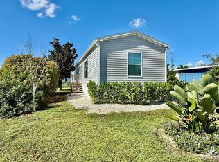 8002 SE Skylark Ave, Hobe Sound, FL 33455