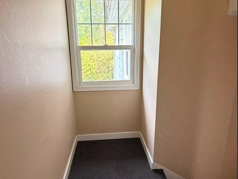 Private separate entrance.