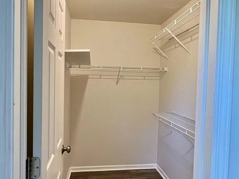 2841 White Thorn Cir — Photo 2