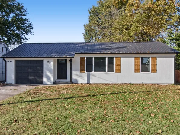 1239 Maple St, Boonville, MO 65233