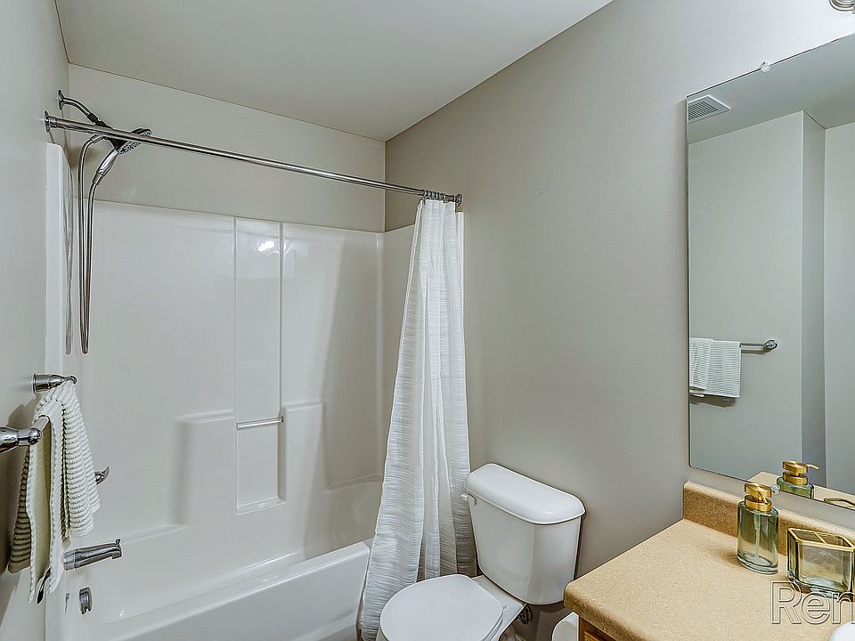 211 E Market St # 331-208, photo 6