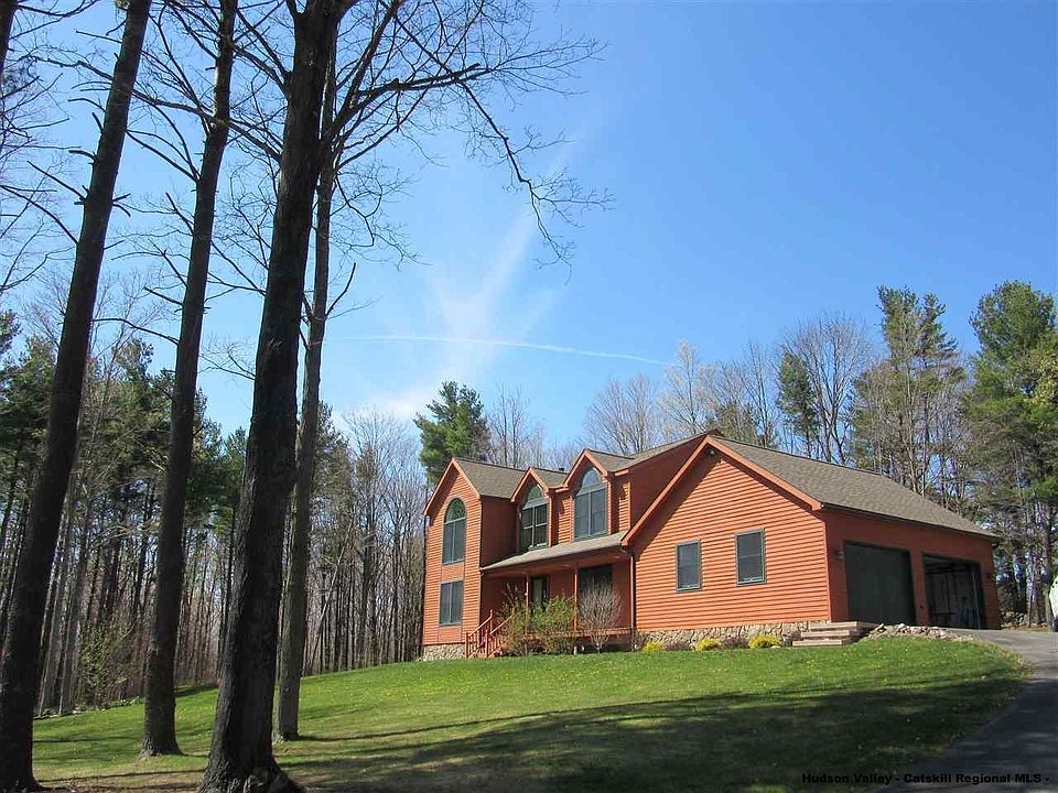 1st image of 82 Thomas Dr