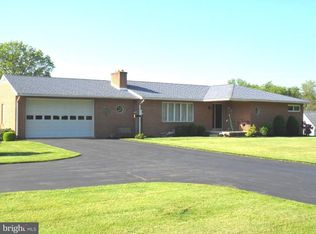 879 Alexander Spring Rd, Carlisle, PA 17015