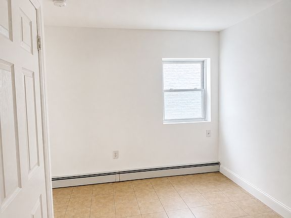 4th image of 1744 Weeks Ave APT 1R