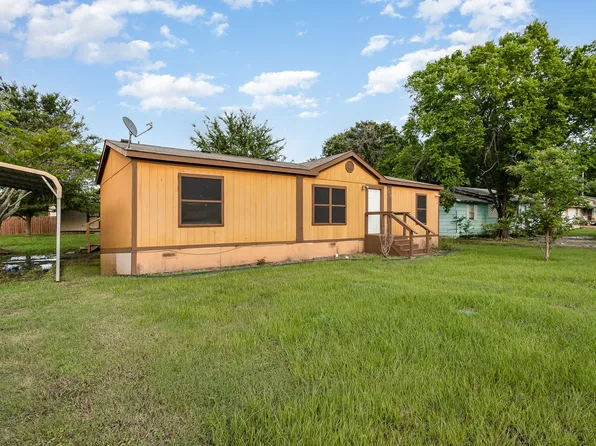 916 Redoak Dr, West Tawakoni, TX 75474