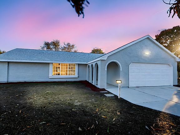 2nd image of 1522 SE Hearne Court