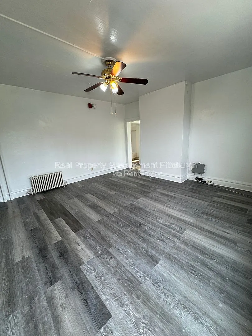 Building Photo - 504 Coal St #3