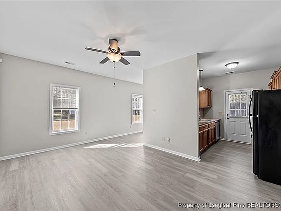 3rd image of 122 Sherman Ct #122