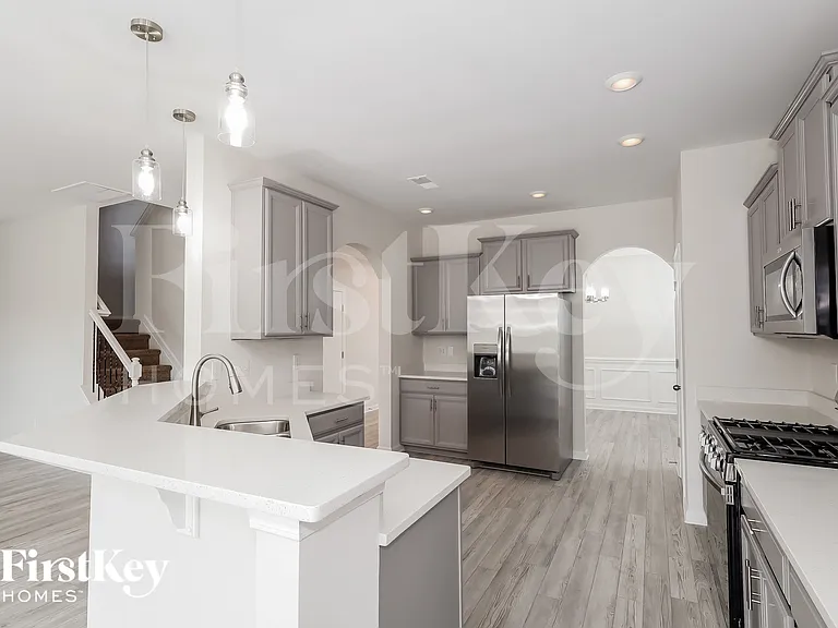 2641 Kinmere Dr — Photo 6