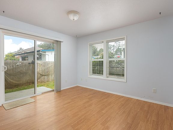 5th image of 3467 NW Oar Ave