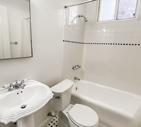 4th image of 1053 Bush St #14