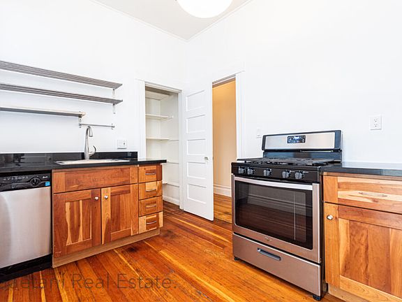 5th image of 1610 Larkin St #1610