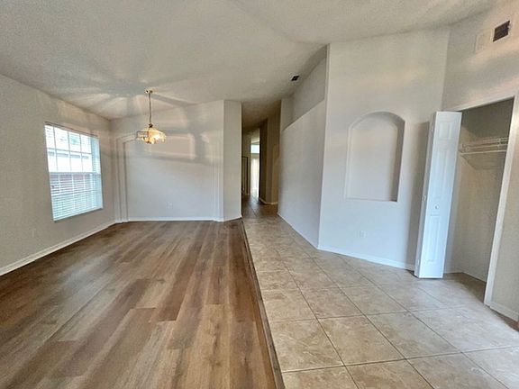 4th image of 4119 Coralbrooke Grv
