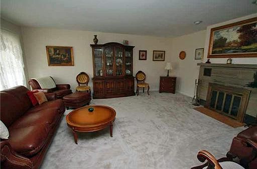 4th image of 1502 Plum St