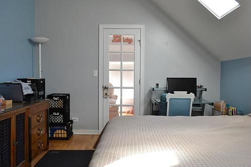 3rd image of 1510 N Greenview Ave APT 3F