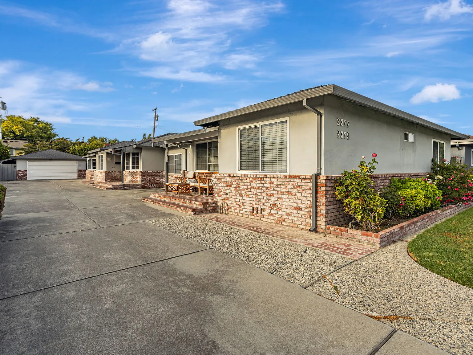 2379 Hart Ave — Photo 3