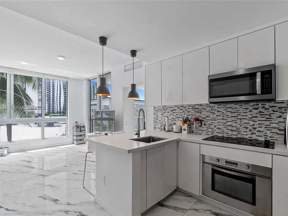300 S Biscayne Blvd #T-1411