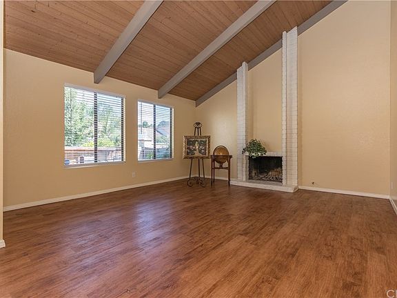 3rd image of 25222 York Cir