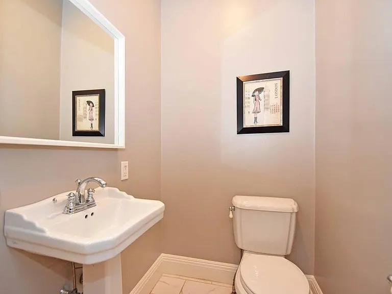 759 E 7th St #1 — Photo 8