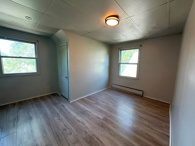 164-166 Woodlawn St #3 — Photo 6