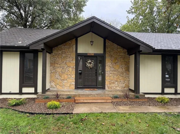 3917 SW Hidden Cove Cir, Lees Summit, MO 64082